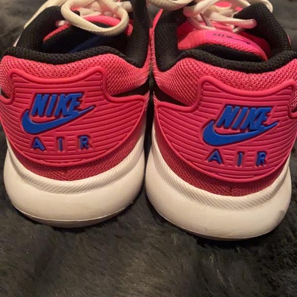 Women’s Nike Air Max - Picture 4 of 6